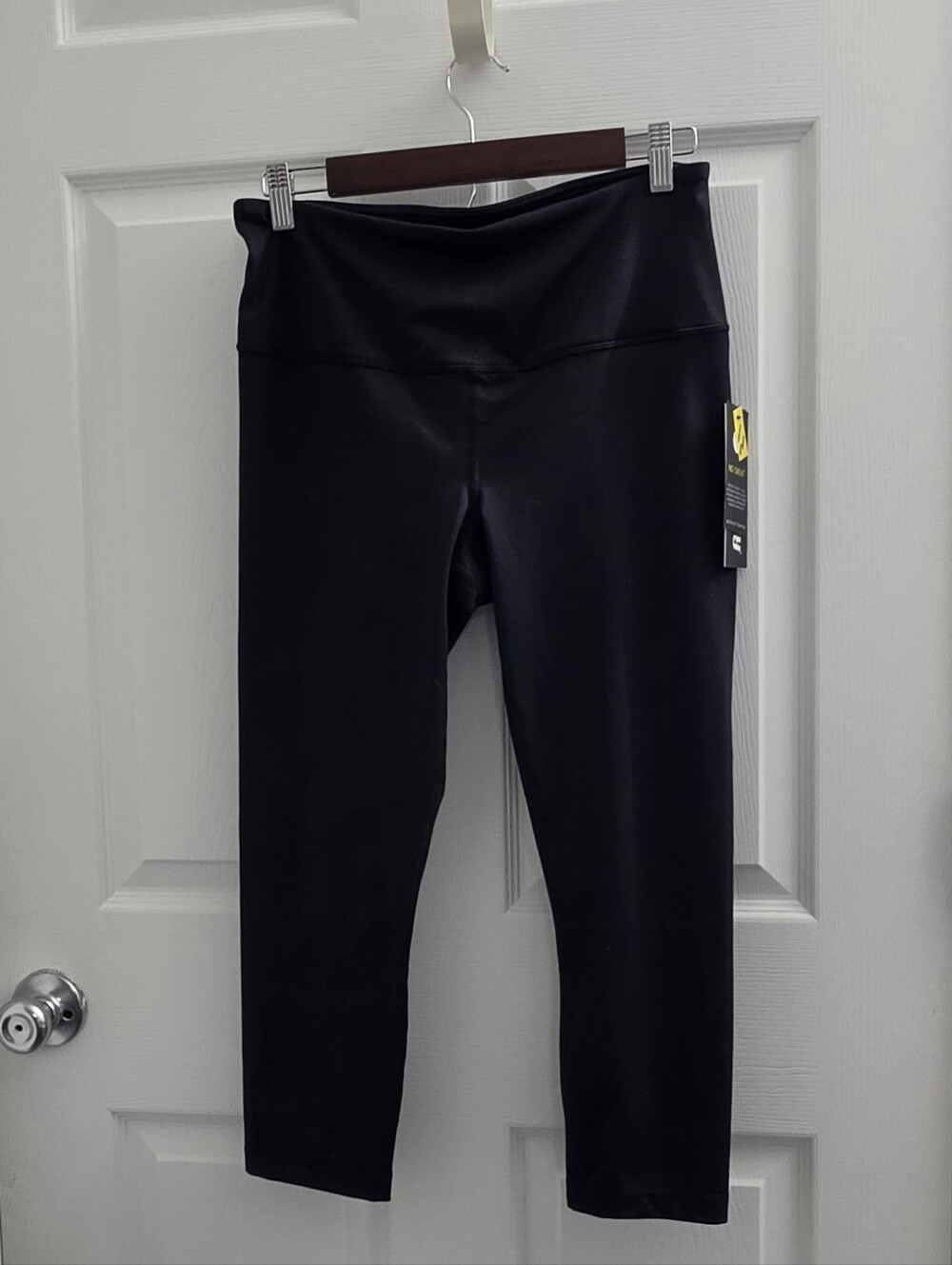 NWT Velocity Capri Leggings Sz Lg